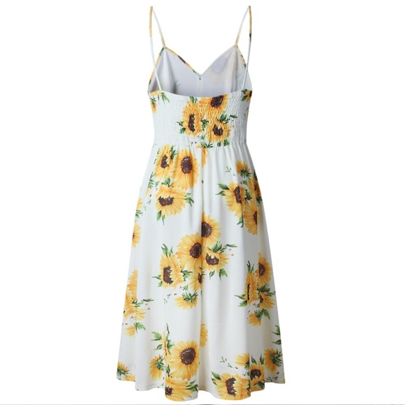 5🌟NEW Beige Floral Print Spaghetti Strap Sundress - Picture 7 of 8